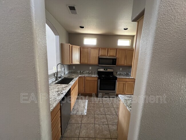 Building Photo - 1013 Toscana Dr SE