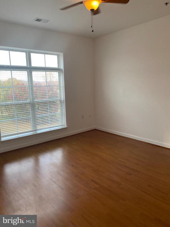 Building Photo - 820 Belmont Bay Dr