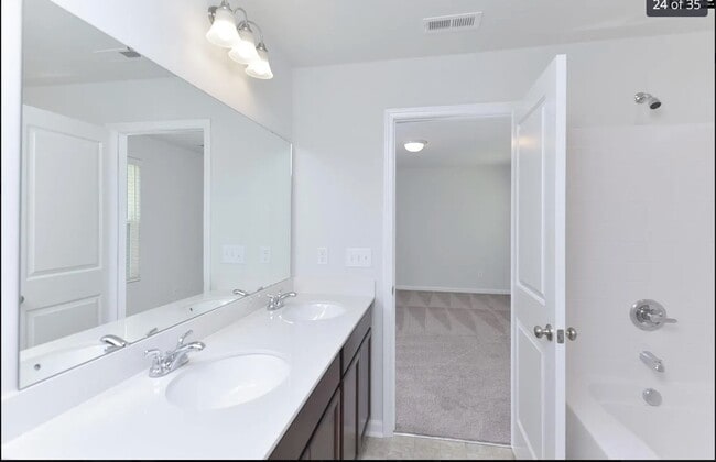 Building Photo - 466 Ganton Ct
