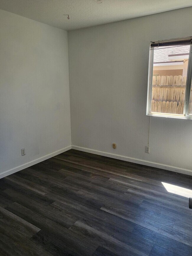 Building Photo - 3008 Laurel Meadows Dr