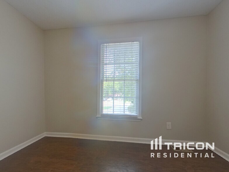 Building Photo - 2875 Lanier Beach South Rd