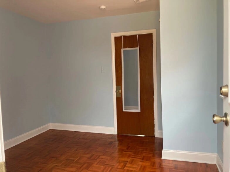 Building Photo - 3219 Hamilton St