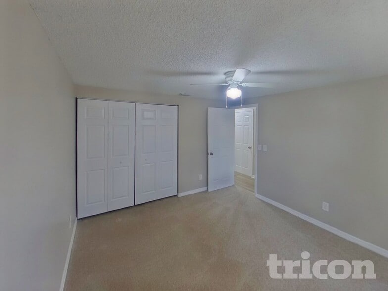 Building Photo - 804 Briarcliff Dr