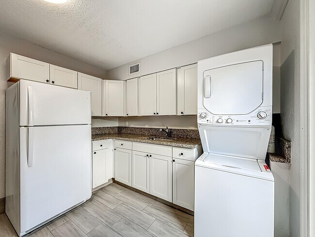 Building Photo - 337 Kenilworth Blvd