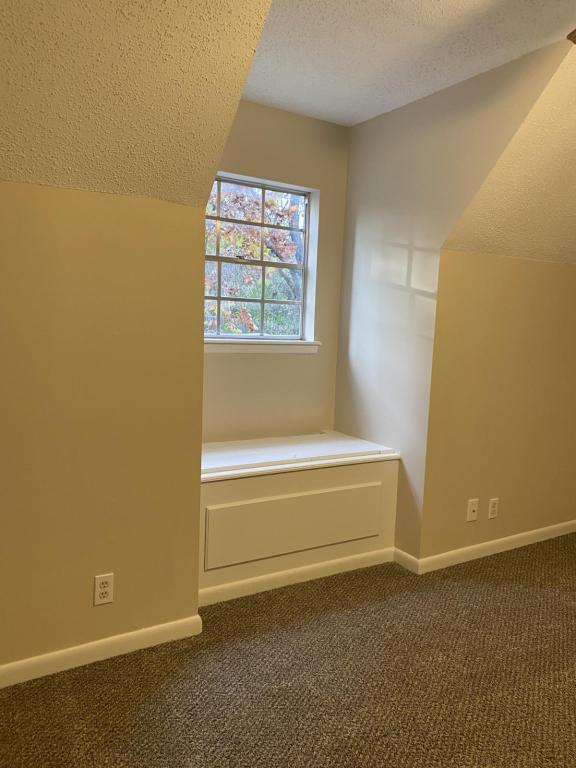 Building Photo - 6932 S Knoxville Ave