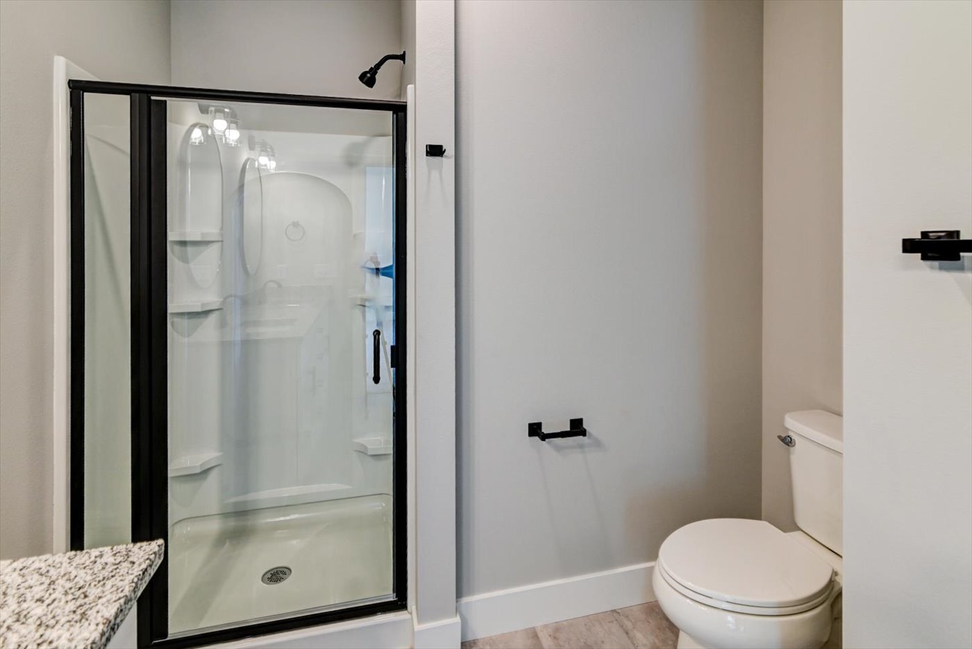 Building Photo - 2900 Blue Grass Dr