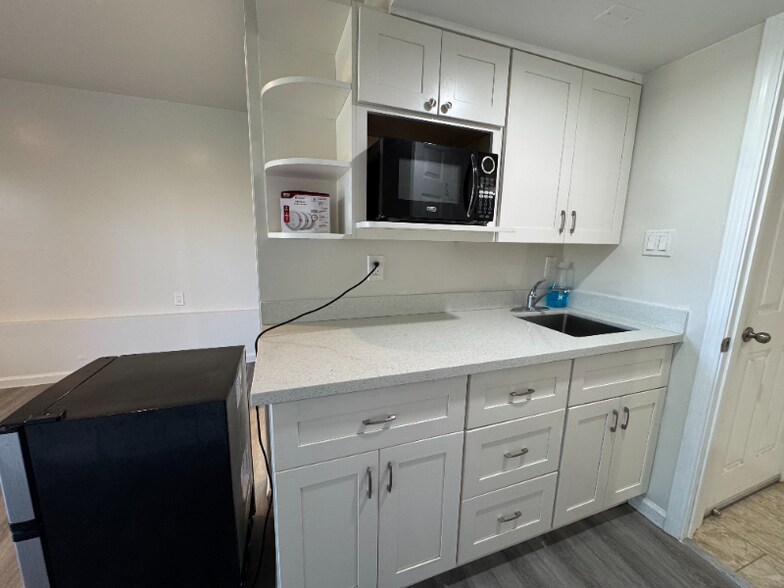 Primary Photo - 127 Marbly Ave