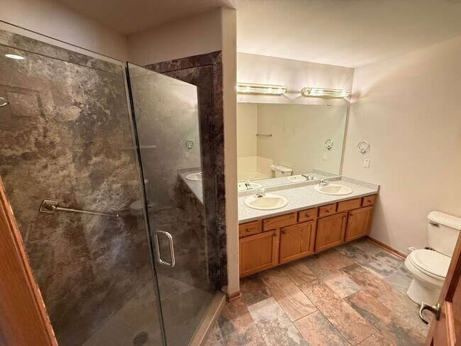 Building Photo - 2340 Robbie Ct