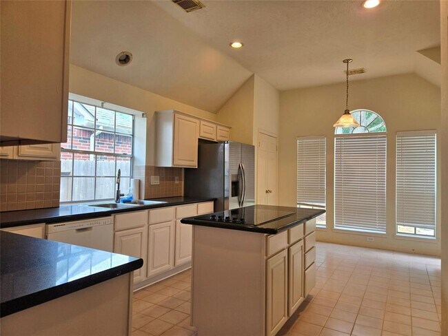 Building Photo - 4515 Oak Valley Dr