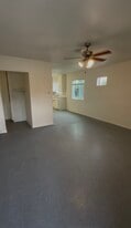 Building Photo - 440 S Mistletoe Ave