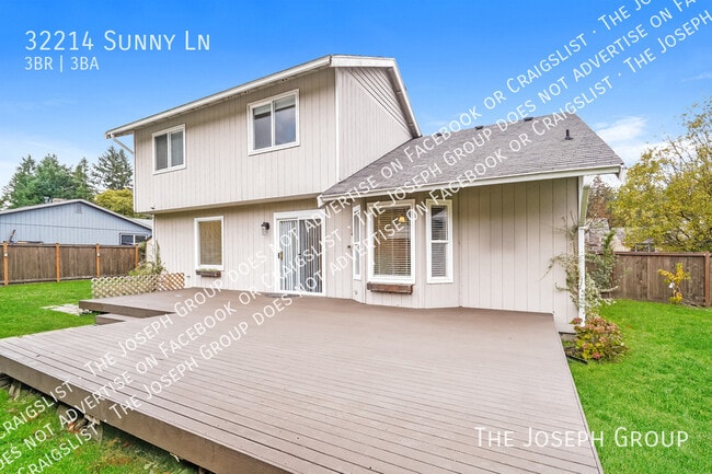 Building Photo - 32214 Sunny Ln