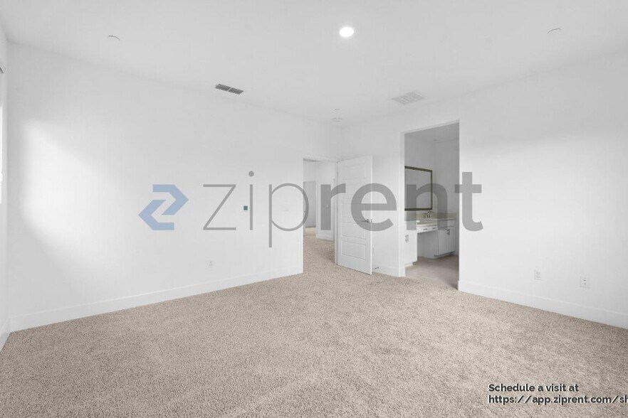 Building Photo - 4785 Happy Hallow Dr