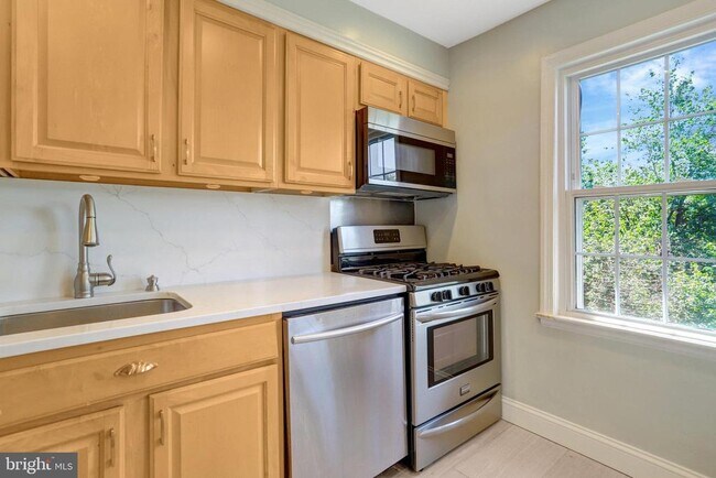 Building Photo - 1107 Belle View Blvd