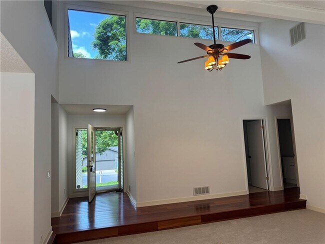 Building Photo - 3707 Loveland Terrace