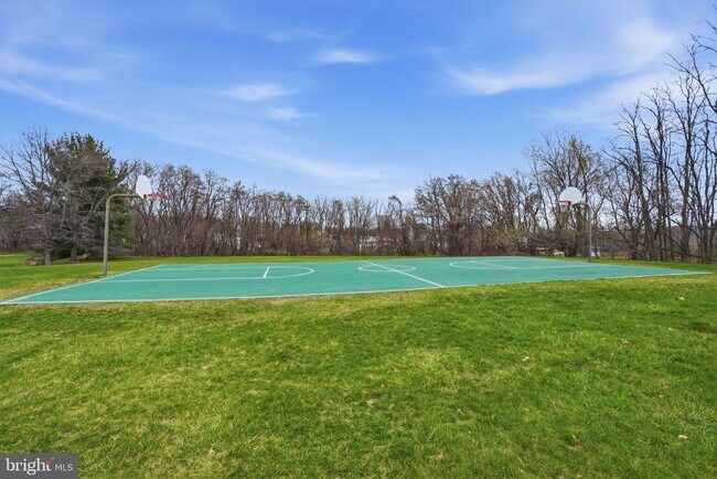 Building Photo - 496 Revere Dr