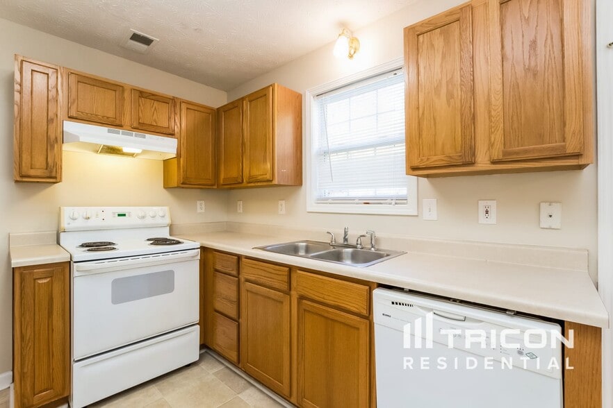 Building Photo - 3442 Woodruff Ridge Ln SW