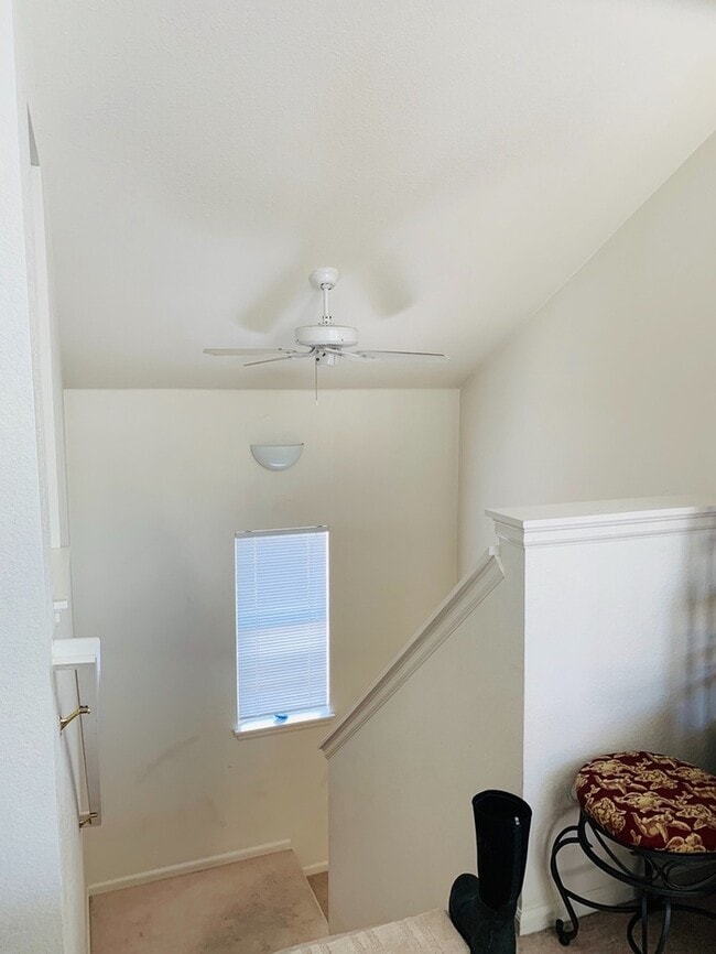 Building Photo - 2 Bedroom, 2 Bath Condo with an attached g...