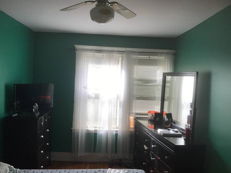 Building Photo - 84 Endicott St