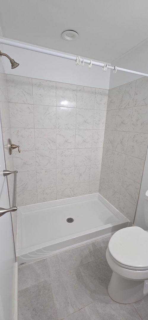 Building Photo - Convenience Meets Charm in This Frederick Gem!