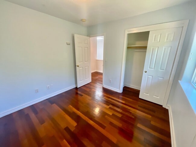 Building Photo - Stylish Bull Mountain Home – 3 Bed, 2.5 Ba...