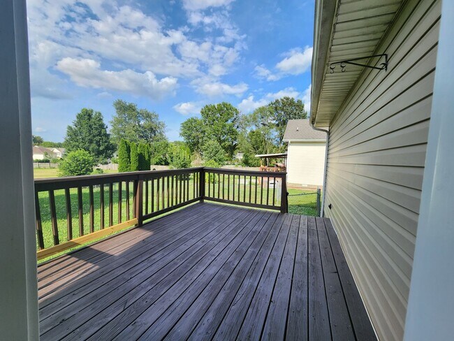 Building Photo - 4048 New Grange Cir