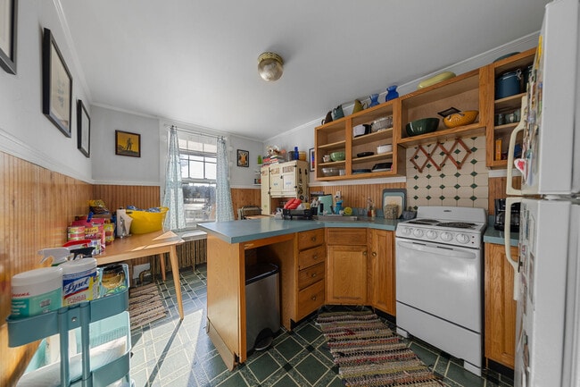 Eat-In Kitchen - 9 River Street