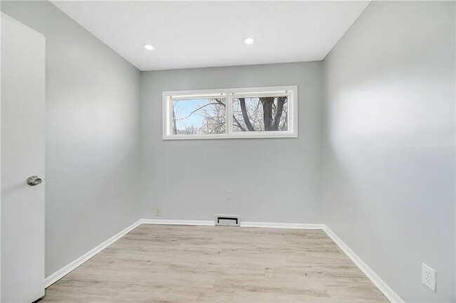 Building Photo - Don’t Miss This Updated 3-Bedroom Home