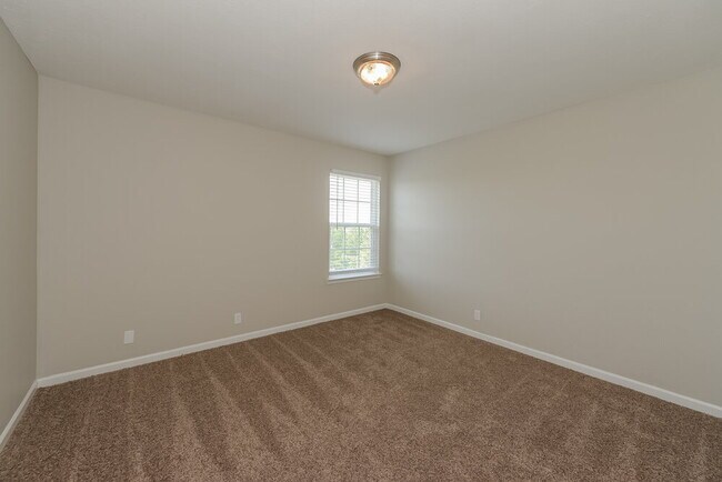 Building Photo - 3035 Ace Wintermeyer Dr
