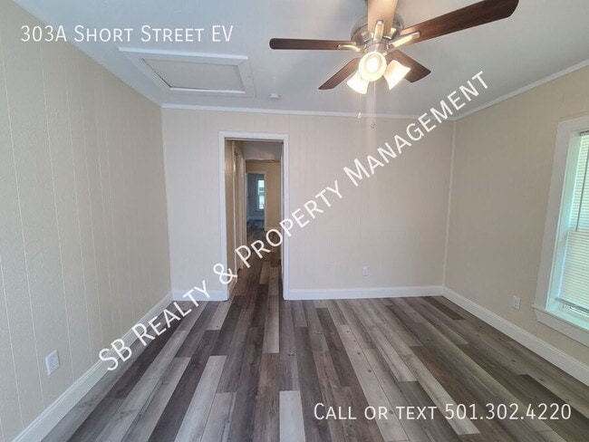 Building Photo - 303 Short St