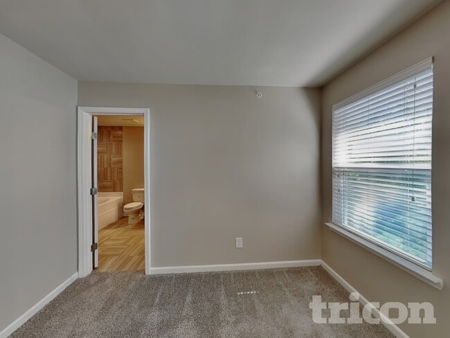 Building Photo - 105 Hickory Station Ln