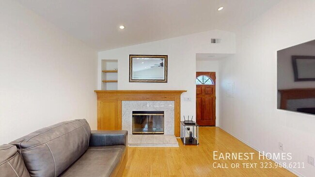 Building Photo - 5606 Las Virgenes Rd