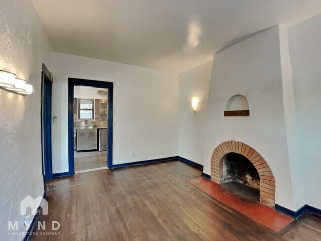 Building Photo - 312 E 19th St