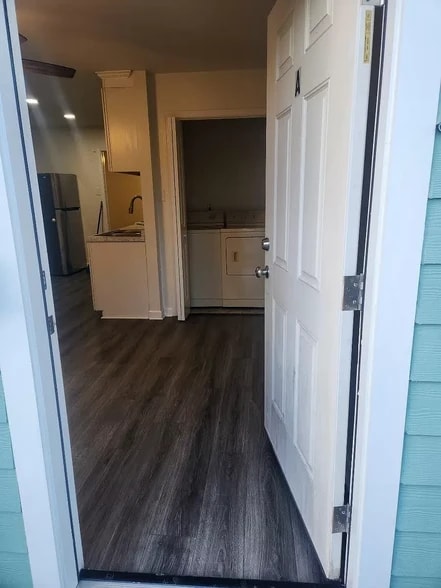 Building Photo - 503 Canal St