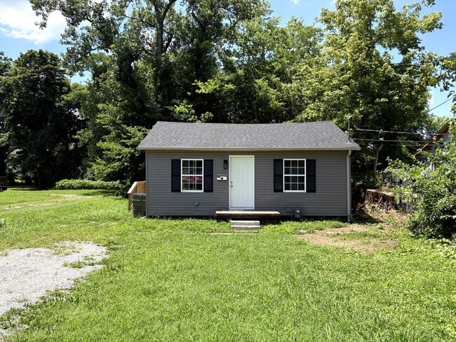Primary Photo - Fully Remodeled 2 Bed, 1 Bath Home