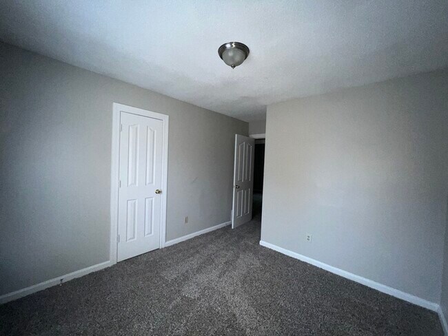 Building Photo - 2607 Parkview Memphis, TN 38128