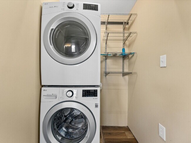 Building Photo - 7602 Woodman Rd