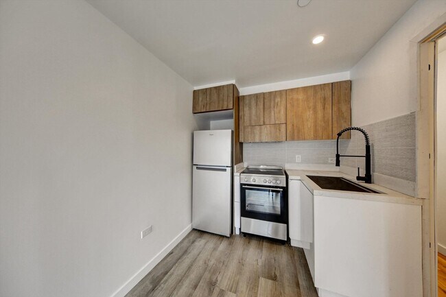 Building Photo - ONE MONTH FREE!! BRAND NEW CONSTRUCTION!! ...