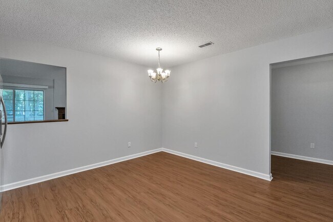 Building Photo - 129 Kingsbridge Dr