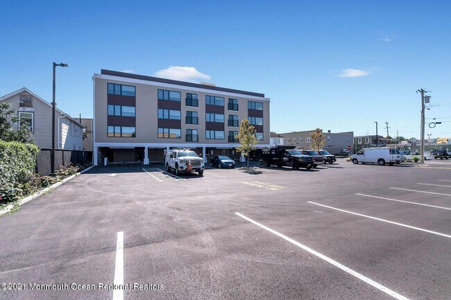 Building Photo - 131 Brighton Ave