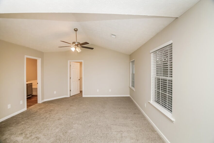 Building Photo - 3818 Landgraf Cove