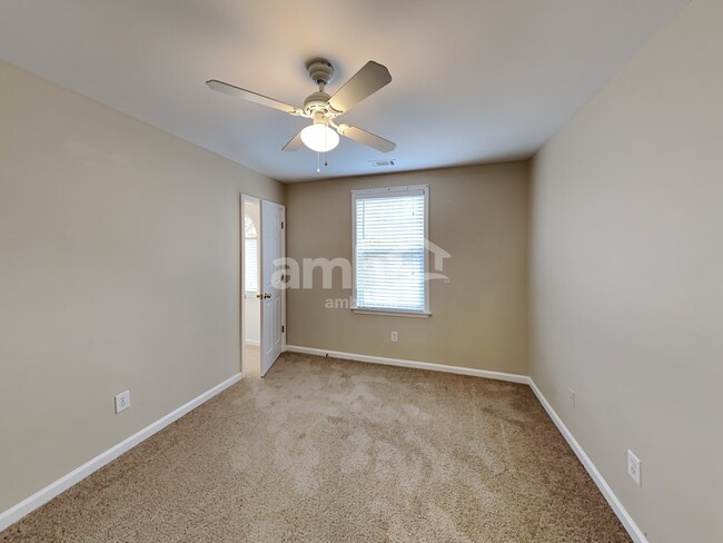 Building Photo - 401 Lochmere Ct