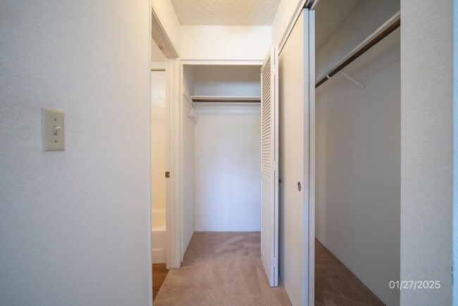 Building Photo - 2BR/1BA Townhouse (Upstairs unit) in Hikino 3 (Waipio Gentry)