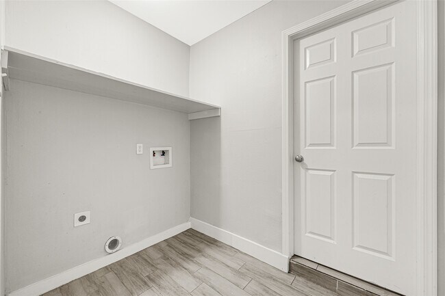Building Photo - 5009 Bataan Rd