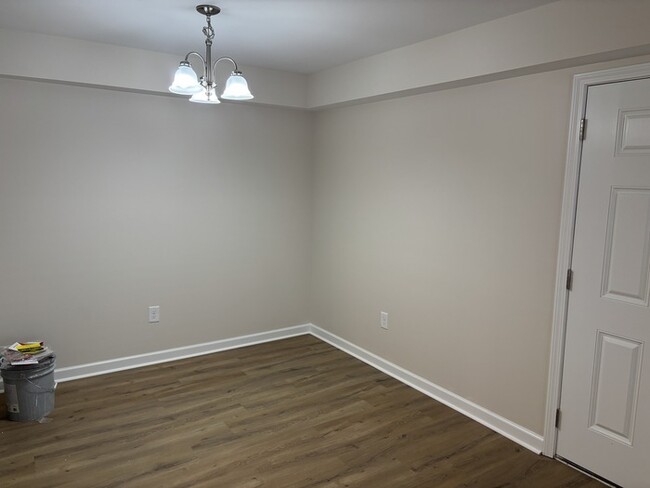 Building Photo - South Nashville 2 bedroom 2 bath Condo