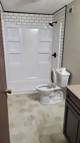 Building Photo - 224 Lincoln Dr