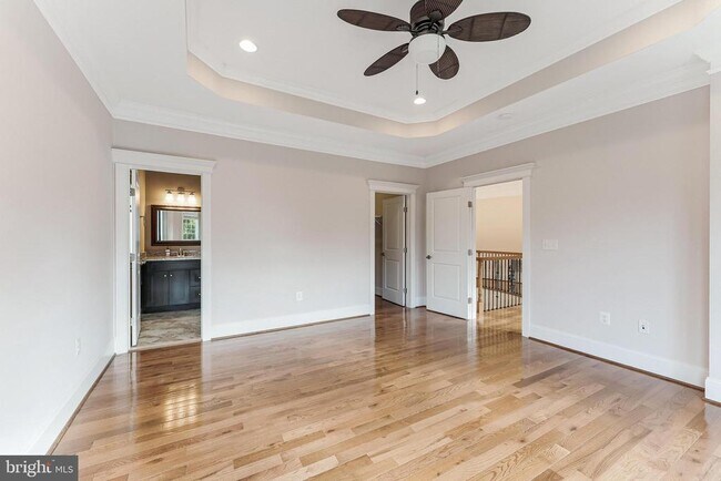 Building Photo - 829 Golden Arrow St