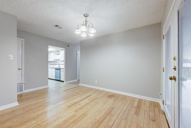 Building Photo - 6300 Capriola Dr