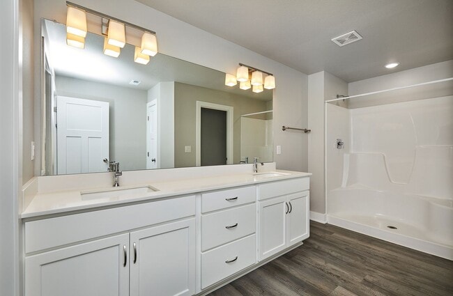 Building Photo - 4 Bedroom, 3 Bathroom Home In Waukee!