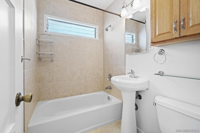 Building Photo - 4851 Iroquois Ave