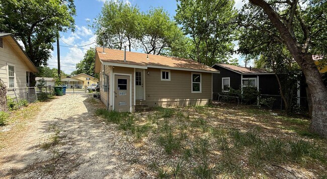 Building Photo - 520 W Mayfield Blvd